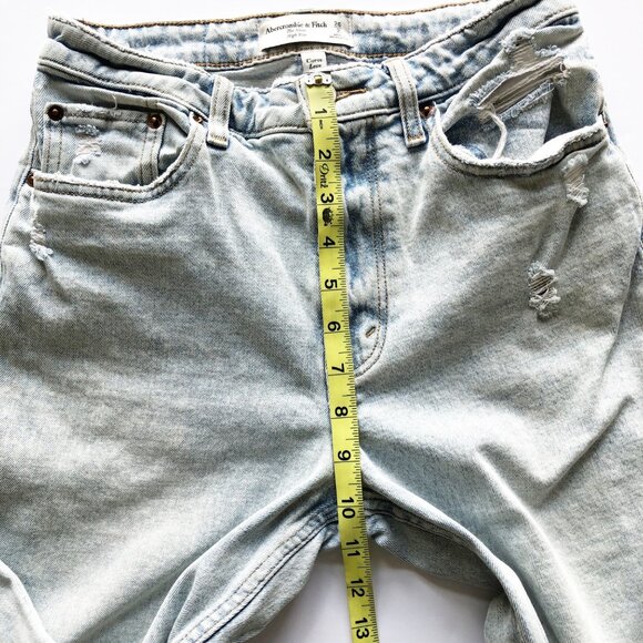 ABERCROMBIE The Mom High Rise Curve Love Light Wash Jeans Womens 26 Long - Picture 8 of 9